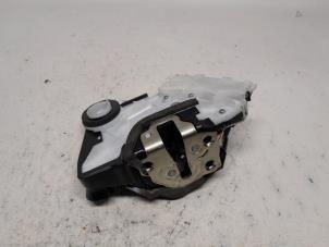 Gebruikte Deurslot Mechaniek 4Deurs links-voor Toyota Yaris III (P13) 1.0 12V VVT-i Prijs € 36,75 Margeregeling aangeboden door Reclycar De Boer BV