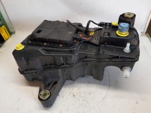 Gebruikte Tank adblue Peugeot Partner (GC/GF/GG/GJ/GK) 1.6 BlueHDI 75 Prijs € 525,00 Margeregeling aangeboden door Reclycar De Boer BV