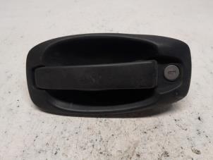 Gebruikte Portiergreep 2Deurs links Opel Combo 1.6 CDTI 16V Prijs € 15,75 Margeregeling aangeboden door Reclycar De Boer BV