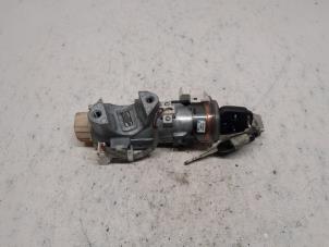 Gebruikte Kontaktslot + Sleutel Subaru Forester (SH) 2.0 16V BiFuel Prijs € 52,50 Margeregeling aangeboden door Reclycar De Boer BV