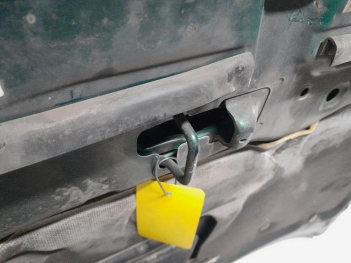 Motorkap van een Toyota RAV4 (A2) 2.0 D-4D 16V 4x4 2004