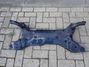 Gebruikte Subframe Peugeot 4007 (VU/VV) 2.2 HDiF 16V Prijs € 52,50 Margeregeling aangeboden door Reclycar De Boer BV