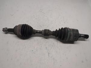 Gebruikte Steekas links-voor Peugeot 4007 (VU/VV) 2.2 HDiF 16V Prijs € 100,00 Margeregeling aangeboden door Reclycar De Boer BV