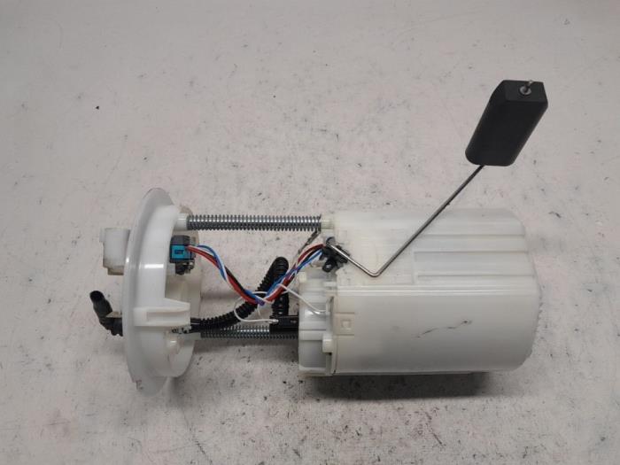 Gebruikte Tank element Pomp Opel Karl 1.0 12V Prijs € 39,90 Margeregeling aangeboden door Reclycar De Boer BV
