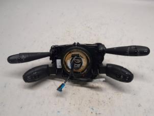 Gebruikte Combischakelaar Stuurkolom Peugeot 5008 I (0A/0E) 1.6 VTI 16V Prijs € 78,75 Margeregeling aangeboden door Reclycar De Boer BV