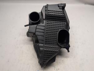 Gebruikte Luchtfilterhuis Dacia Sandero II 0.9 TCE 12V Prijs € 52,50 Margeregeling aangeboden door Reclycar De Boer BV