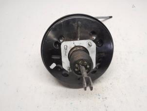 Gebruikte Rembooster Dacia Sandero II 0.9 TCE 12V Prijs € 36,75 Margeregeling aangeboden door Reclycar De Boer BV