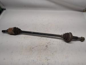 Gebruikte Steekas links-achter Nissan X-Trail (T30) 2.2 Di 4x2 Prijs € 36,75 Margeregeling aangeboden door Reclycar De Boer BV