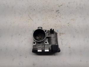 Gebruikte Gasklephuis Fiat Stilo (192A/B) 1.4 16V Prijs € 36,75 Margeregeling aangeboden door Reclycar De Boer BV