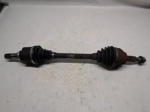 Gebruikte Steekas links-voor Renault Trafic (1FL/2FL/3FL/4FL) 2.0 dCi 16V 150 Prijs € 131,25 Margeregeling aangeboden door Reclycar De Boer BV