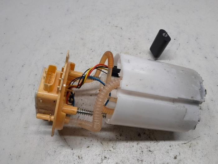 Gebruikte Tank element Pomp Mercedes Citan (420.6) 1.5 108 CDI Prijs € 105,00 Margeregeling aangeboden door Reclycar De Boer BV