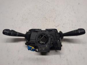 Gebruikte Schakelaar Stuurkolom (licht) Dacia Logan MCV II/Sandero Wagon (7S) 0.9 TCE 12V Prijs € 78,75 Margeregeling aangeboden door Reclycar De Boer BV