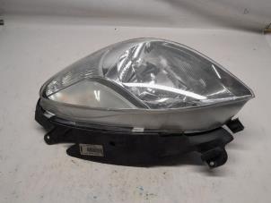Gebruikte Koplamp links Citroen Xsara Picasso (CH) 2.0 16V Prijs € 36,75 Margeregeling aangeboden door Reclycar De Boer BV