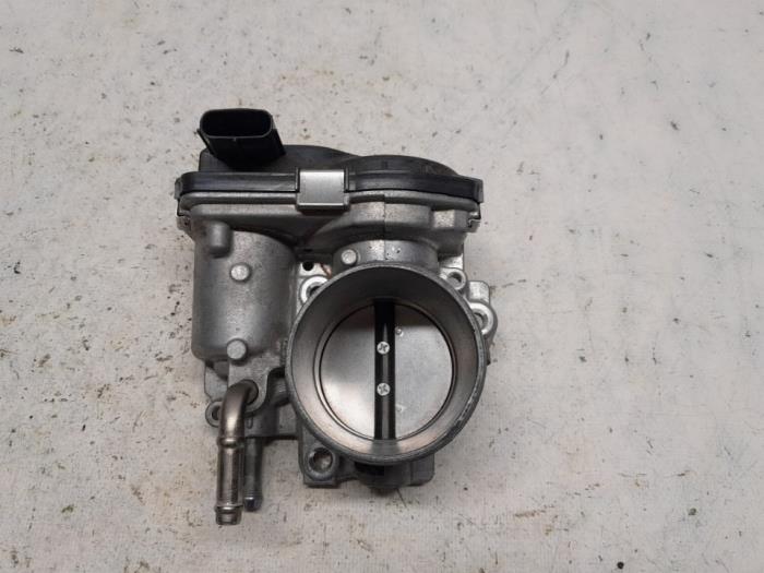 Gebruikte Gasklephuis Toyota Yaris III (P13) 1.0 12V VVT-i Prijs € 36,75 Margeregeling aangeboden door Reclycar De Boer BV