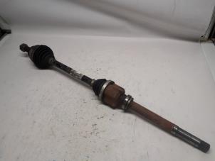 Gebruikte Homokineetas rechts-voor Citroen C4 Cactus (0B/0P) 1.6 Blue Hdi 100 Prijs € 52,50 Margeregeling aangeboden door Reclycar De Boer BV