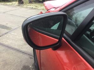 Gebruikte Buitenspiegel links Renault Clio IV (5R) 0.9 Energy TCE 90 12V Prijs € 78,75 Margeregeling aangeboden door Reclycar De Boer BV