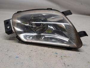 Gebruikte Mistlamp links-voor Peugeot 308 SW (4E/H) 1.6 VTI 16V Prijs € 26,25 Margeregeling aangeboden door Reclycar De Boer BV