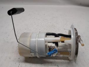 Gebruikte Tank element Pomp Citroen C3 (SC) 1.0 Vti 68 12V Prijs € 52,50 Margeregeling aangeboden door Reclycar De Boer BV