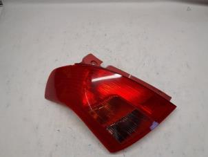Gebruikte Achterlicht links Suzuki Swift (ZA/ZC/ZD1/2/3/9) 1.3 VVT 16V Prijs € 36,75 Margeregeling aangeboden door Reclycar De Boer BV