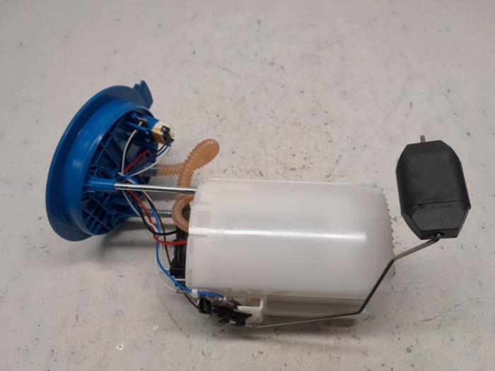 Gebruikte Tank element Pomp Skoda Kamiq 1.0 TSI 12V Prijs € 78,75 Margeregeling aangeboden door Reclycar De Boer BV