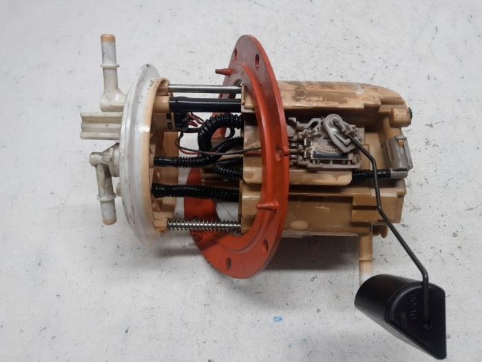 Gebruikte Tank element Pomp Subaru Outback (BS) 2.0 D 16V Prijs € 78,75 Margeregeling aangeboden door Reclycar De Boer BV