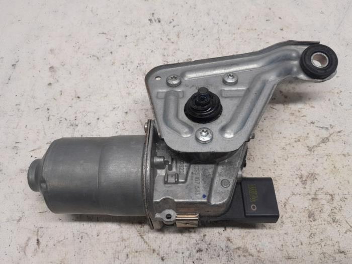 Ruitenwissermotor voor van een Skoda Kamiq 1.0 TSI 12V 2022