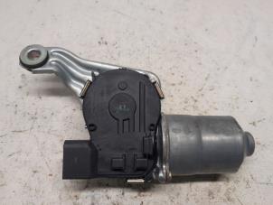 Gebruikte Ruitenwissermotor voor Skoda Kamiq 1.0 TSI 12V Prijs € 63,00 Margeregeling aangeboden door Reclycar De Boer BV