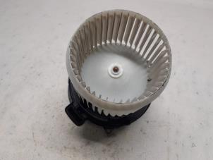 Gebruikte Kachel Ventilatiemotor Dacia Sandero III 1.0 TCe 100 12V ECO-G Prijs € 105,00 Margeregeling aangeboden door Reclycar De Boer BV