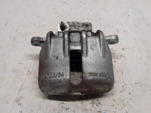 Gebruikte Remklauw (Tang) rechts-voor Honda Civic Aerodeck (MB/MC) 1.4i S 16V Prijs € 15,75 Margeregeling aangeboden door Reclycar De Boer BV