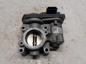 Gebruikte Gasklephuis Renault Clio IV (5R) 0.9 Energy TCE 90 12V Prijs € 36,75 Margeregeling aangeboden door Reclycar De Boer BV