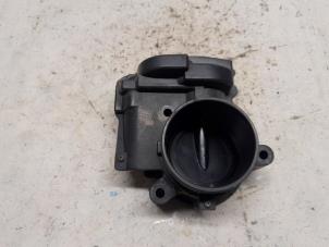 Gebruikte Gasklephuis Peugeot 308 (4A/C) 1.6 VTI 16V Prijs € 26,25 Margeregeling aangeboden door Reclycar De Boer BV