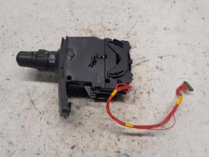 Gebruikte Schakelaar Licht Renault Kangoo Express (FW) 1.5 dCi 75 Prijs € 52,50 Margeregeling aangeboden door Reclycar De Boer BV