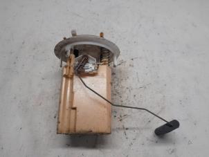 Gebruikte Tank element Pomp Peugeot 407 (6C/J) 3.0 HDiF V6 24V Prijs € 52,50 Margeregeling aangeboden door Reclycar De Boer BV