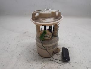 Gebruikte Tank element Pomp Dacia Sandero II 0.9 TCE 12V Prijs € 52,50 Margeregeling aangeboden door Reclycar De Boer BV