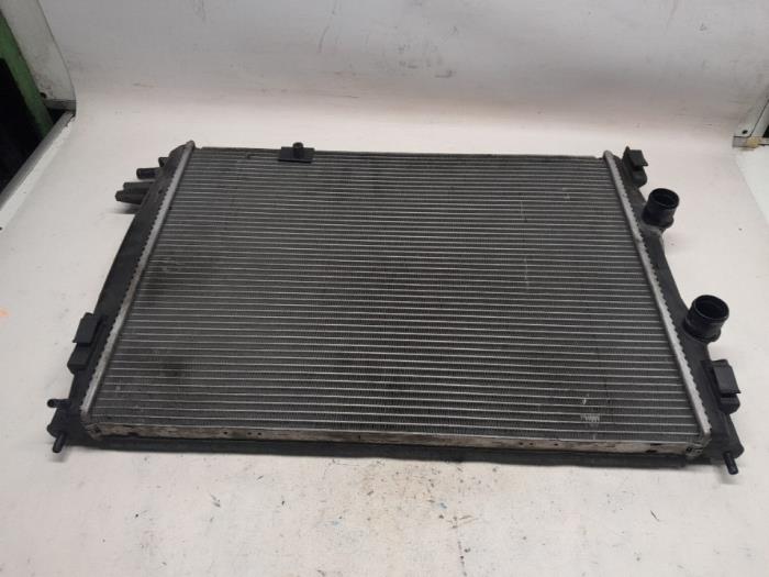 Gebruikte Radiateur Nissan Qashqai (J10) 1.5 dCi DPF Prijs € 31,50 Margeregeling aangeboden door Reclycar De Boer BV