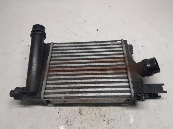 Gebruikte Intercooler Renault Clio IV (5R) 0.9 Energy TCE 90 12V Prijs € 52,50 Margeregeling aangeboden door Reclycar De Boer BV