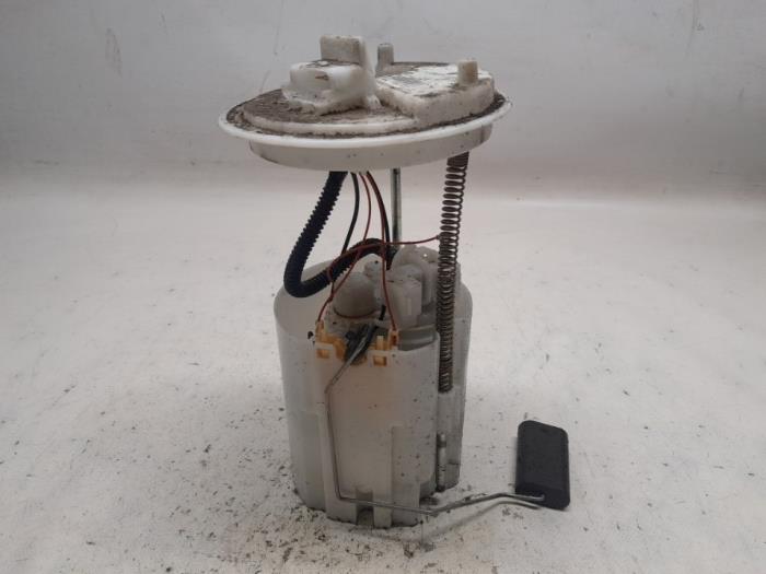 Gebruikte Tank element Pomp Opel Corsa E 1.4 16V Prijs € 52,50 Margeregeling aangeboden door Reclycar De Boer BV