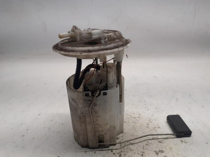 Gebruikte Tank element Pomp Renault Megane III Grandtour (KZ) 1.4 16V TCe 130 Prijs € 52,50 Margeregeling aangeboden door Reclycar De Boer BV