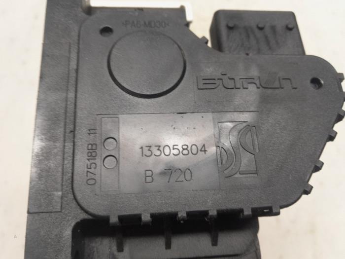 Gaspedaalpositie Sensor van een Opel Corsa E 1.4 16V 2016