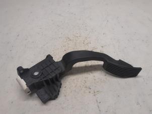 Gebruikte Gaspedaalpositie Sensor Opel Corsa E 1.4 16V Prijs € 26,25 Margeregeling aangeboden door Reclycar De Boer BV