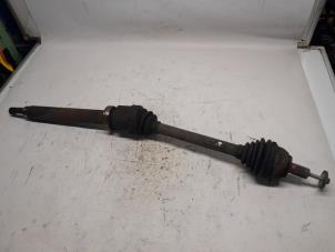 Gebruikte Aandrijfas rechts-voor Volvo C30 (EK/MK) 1.6 16V Prijs € 42,00 Margeregeling aangeboden door Reclycar De Boer BV