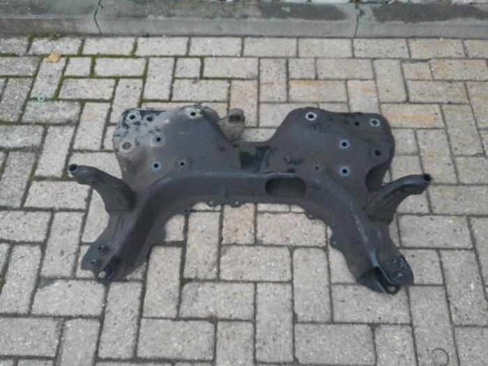Gebruikte Subframe Fiat 500X (334) 1.6 E-torq 16V Prijs € 157,50 Margeregeling aangeboden door Reclycar De Boer BV