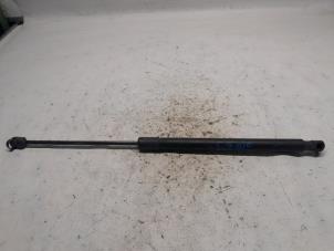 Gebruikte Gasdemper rechts-achter Citroen C5 III Tourer (RW) 2.0 HDiF 16V Prijs € 10,50 Margeregeling aangeboden door Reclycar De Boer BV