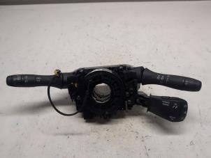 Gebruikte Licht + Raw Schakelaar Dacia Duster (SR) 1.0 TCE 12V Prijs € 78,75 Margeregeling aangeboden door Reclycar De Boer BV