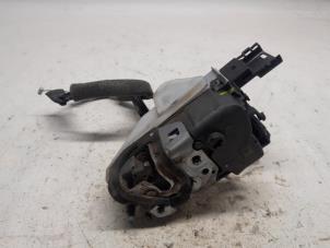 Gebruikte Slotmechaniek Portier 4Deurs links-achter Citroen C5 III Tourer (RW) 2.0 HDiF 16V Prijs € 26,25 Margeregeling aangeboden door Reclycar De Boer BV