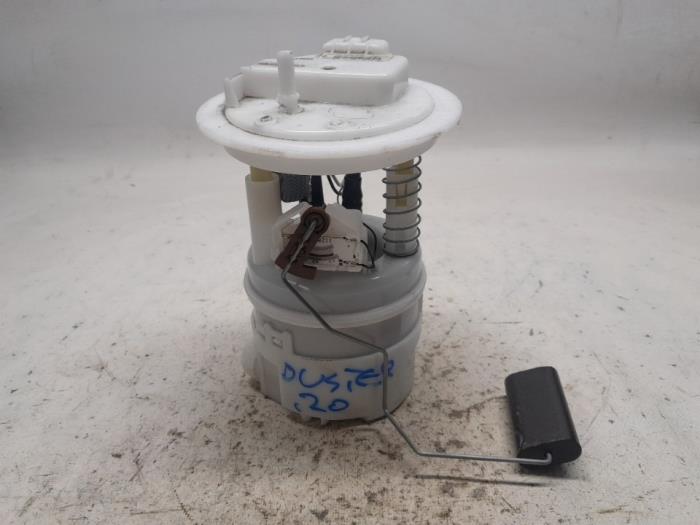 Gebruikte Tank element Pomp Dacia Duster (SR) 1.0 TCE 12V Prijs € 52,50 Margeregeling aangeboden door Reclycar De Boer BV