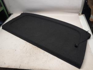 Gebruikte Hoedenplank Volkswagen Golf VIII (CD1) 1.0 eTSI 12V Prijs € 157,50 Margeregeling aangeboden door Reclycar De Boer BV