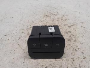 Gebruikte Schakelaar (diversen) Ford Kuga III (DFK) 2.5 FHEV 16V Prijs € 52,50 Margeregeling aangeboden door Reclycar De Boer BV