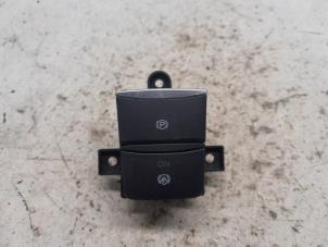 Gebruikte Handrem schakelaar Ford Kuga III (DFK) 2.5 FHEV 16V Prijs € 26,25 Margeregeling aangeboden door Reclycar De Boer BV