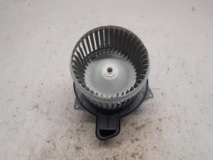 Gebruikte Chaufage Ventilatiemotor Fiat 500 (312) 1.0 Hybrid Prijs € 52,50 Margeregeling aangeboden door Reclycar De Boer BV